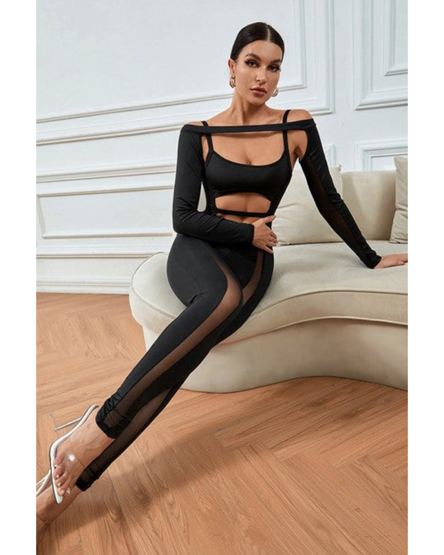 It gives jumpsuit
