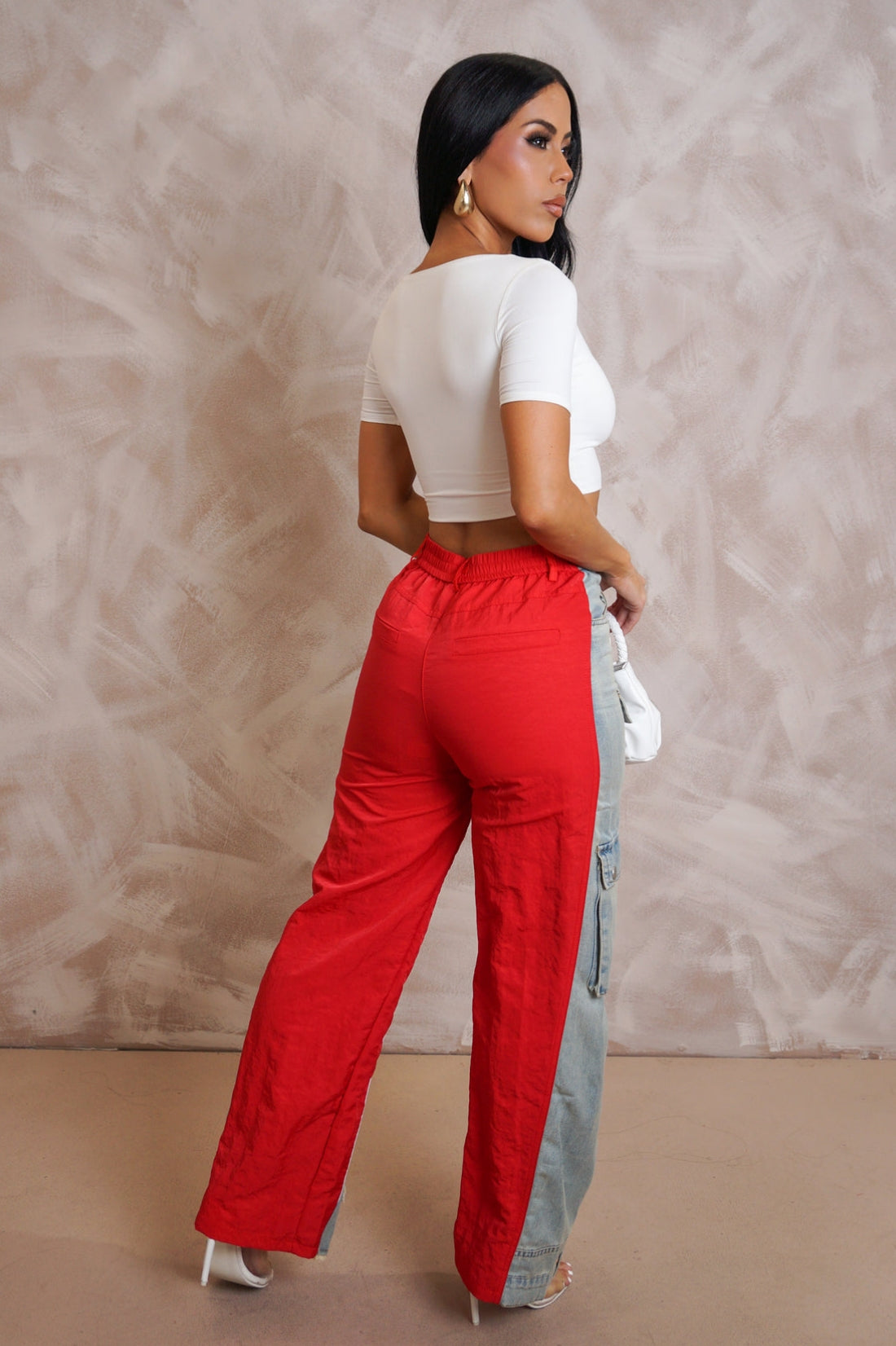 He gone call jeans
