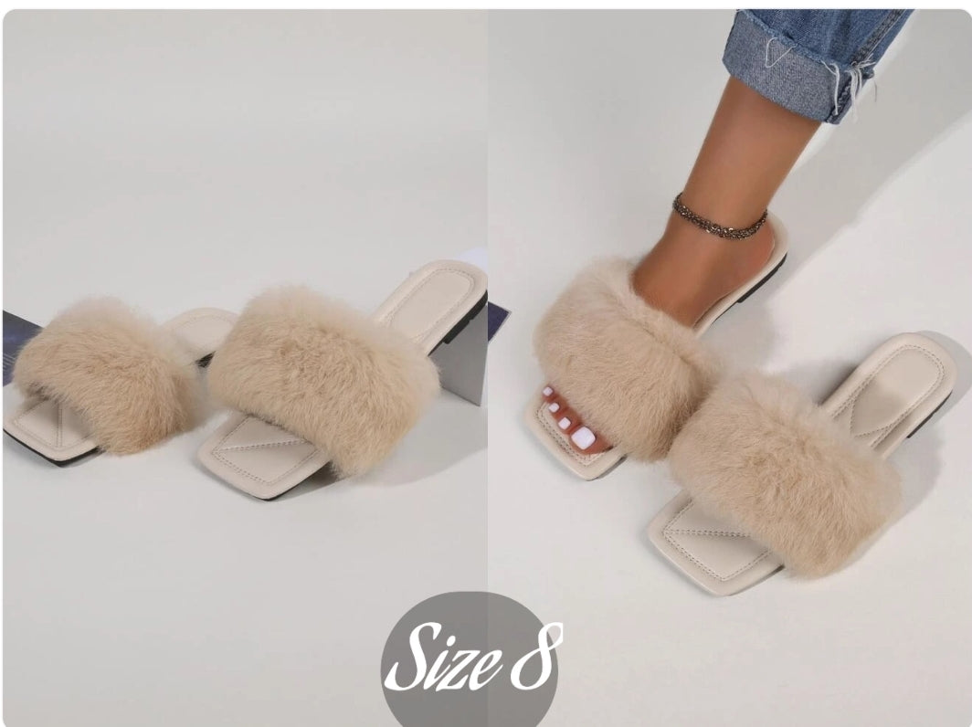 Last pair of lady lo slides